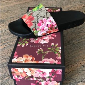 Too big for me - Gucci slides